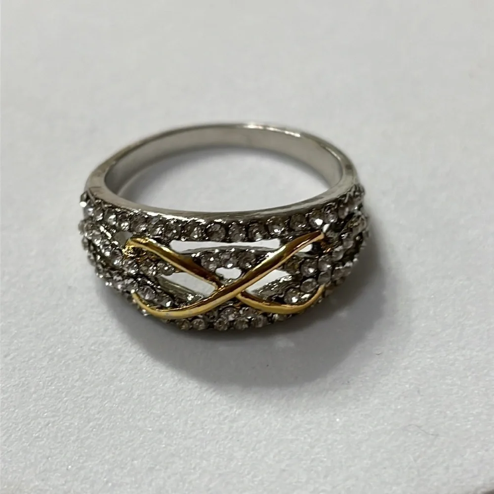 Infinity Rhinestone Gold Ring - Picture 8 of 13
